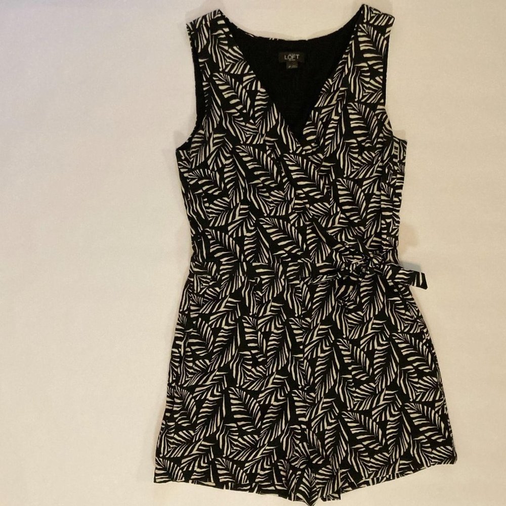 Black & White Sleeveless Leaf Print Romper Size 2P